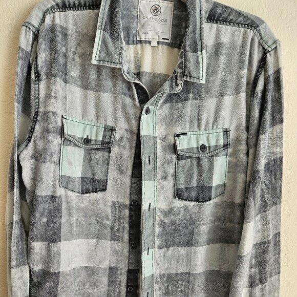 On the Bias Chambrais Soft Plaid Lightweight Comfy Grey Country Concert Shirt L - Picture 1 of 5